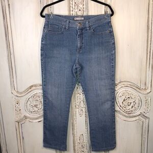Lee Classic Fit Straight Leg At The Waist Light Medium Wash Jeans Size 10P